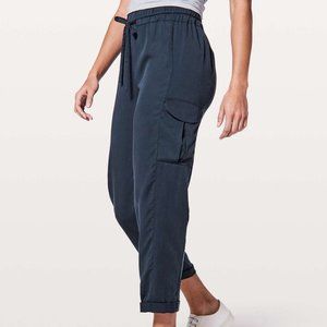 Lululemon Move Lightly Pant NEW - Size 8 True Navy